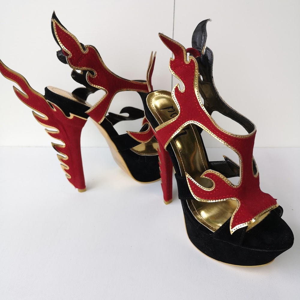 Posh Calcifer Flame Platform Heels (Size 7)